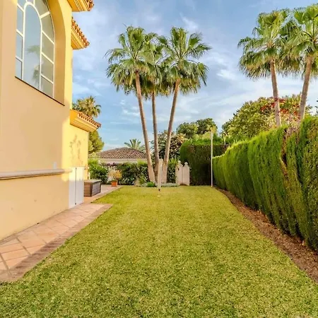 Вилла Cozy In Marbella-estepona